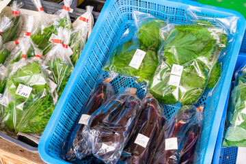 日本で撮影した野菜の無人販売所の写真