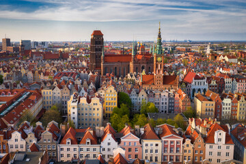 Beautiful architecture of the old town in Gdansk before sunset. Poland - obrazy, fototapety, plakaty