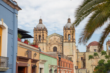 Obraz premium Santo Domingo Cathedral in historic Oaxaca city center