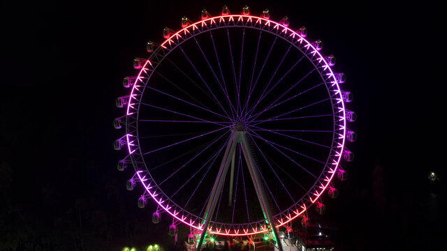 roda gigante em balne&aacute;rio cambori&uacute;