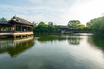 Obraz premium Beautiful moon lake park in Ningbo, China
