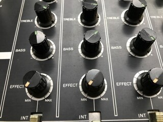 音楽PA卓・ミキサー、クローズアップ