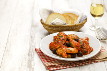 chicken cacciatora,pollo alla cacciatora, Italian hunter style braised chicken dish