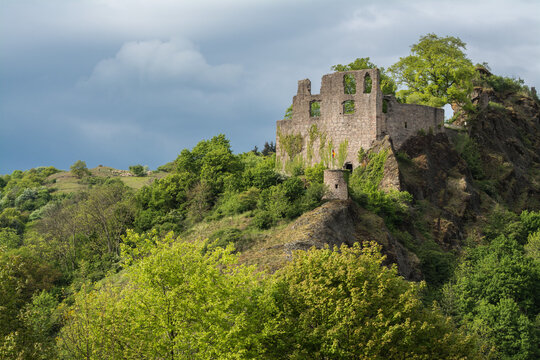 burgruine falkenstein im donnersbergkreis