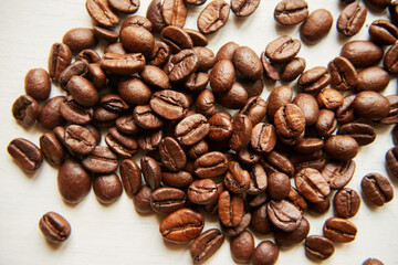 ziarna kawy na stole