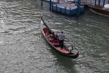 Fototapeta na wymiar Gondola sul canal grande di venezia