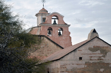 Fototapeta na wymiar Campanario de antigua iglesia Jesuítica de Alta Gracia
