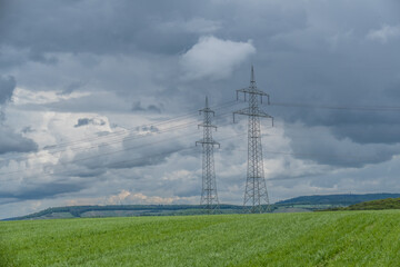 Hochspannungsmasten einer Überlandleitung