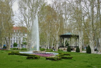 Obraz premium Zagreb city park with trees and flowers