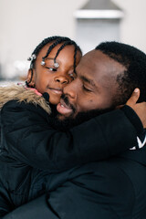 Obraz premium Father and daughter hugging each other