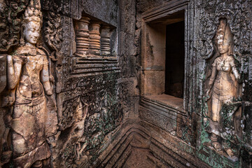 Fototapeta na wymiar Angkor Thom stone carving