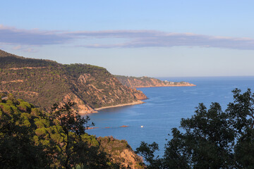 Fototapeta na wymiar Espagne - Costa Brava - La côte rocheuse entre Sant feliu de Guixols et Tossa de Mar