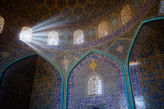 The Sheikh Lutfollah Mosque is registered, along with the Naghsh-i Jahan Square, as a UNESCO World Heritage Site. It is one of the architectural masterpieces of Iranian architecture.