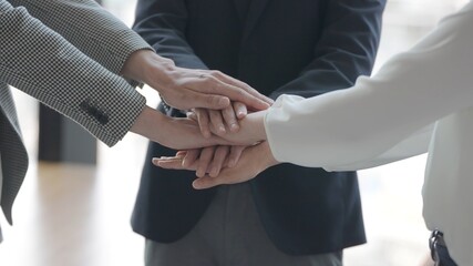 手を重ねる　ビジネスコンセプト