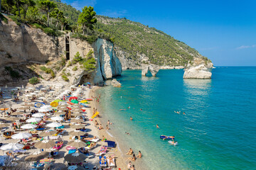 La meravigliosa Baia dei Faraglioni sul Gargano in Puglia
