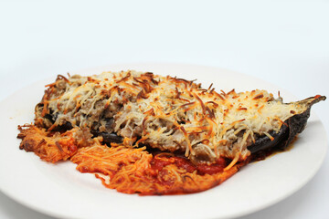 berenjena rellena de carne picada al horno gratinada