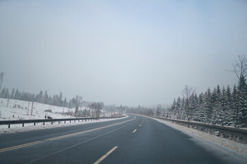 Fototapeta premium Schnellstrasse im Winter