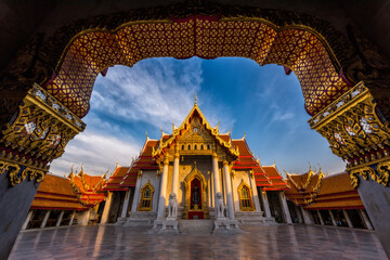 Fototapeta premium Wat Benchamabophit Dusitvanaram, Famous Marble Temple in Bangkok, Thailand 