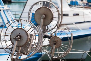 Net winches on small fishing boats