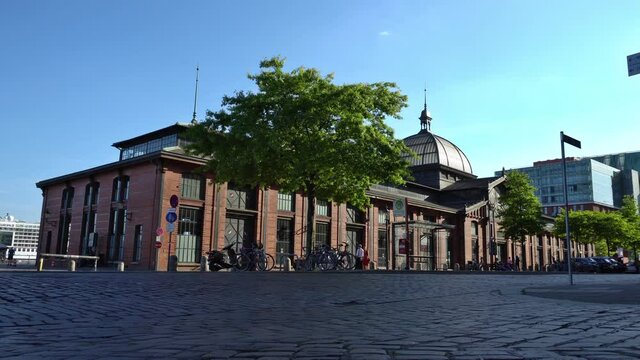 Altonaer Fischmarkt in Hamburg - Fischauktionshalle Street View