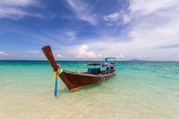 Fototapeta na wymiar longtail boat in thailand 