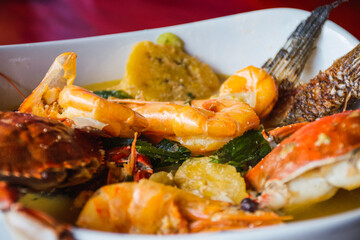 Comida típica de Guatemala: Tapado caldo de mariscos