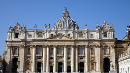 Fototapeta na wymiar Basilica di San Pietro a Roma, facciata