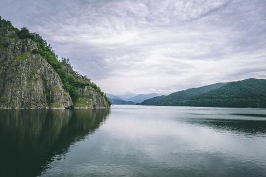 Vidraru dam in the fagarasi mountains - romania