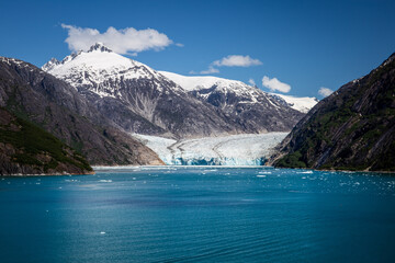 Fototapeta na wymiar alaskan glacier