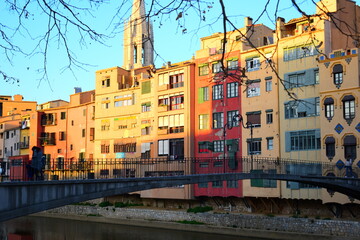 houses in the town Girona