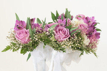 Arreglos florales para damas de honor.