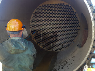 Cleaning of heat exchange equipment with a high-pressure hydraulic unit. Washing the shell and tube...