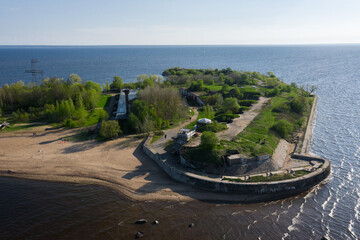 Obraz premium A panoramic view from a height of Fort Rif. The western tip of Kotlin Island in the Gulf of Finland in the city of Kronstadt. Kronstadt fortress.