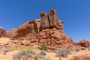 Fototapeta na wymiar Utah sandstone towers in desert