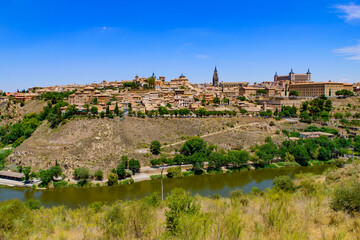 Obraz premium Tagus River and Toledo, a World Heritage Site city in Spain