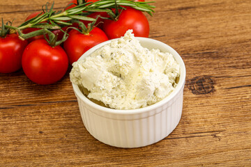 Soft cream cheese with herbs