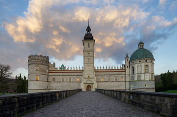 Fototapeta na wymiar Renesansowy zamek w Krasiczynie