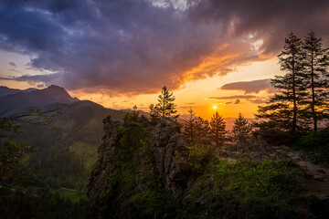 Zachód słońca nad Tatrami podziwiany z Nosala. Zakopane - Kalatówki, Dolina Bystrej