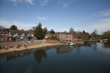 Fototapeta na wymiar Views of The River Thames at Wallingford, Oxfordshire in the UK