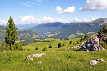 Fototapeta na wymiar Unterwegs in den Dolomiten-Grödnertal