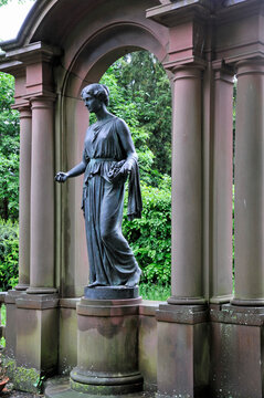 statue im schlosspark kirchheimbolanden