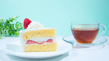 苺のショートケーキ（断面）（日本で長い間人気のケーキ）