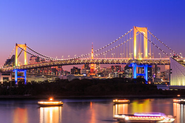 Fototapeta na wymiar Rainbow bridge, Tokyo, Japan