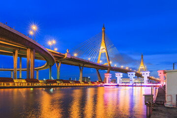 Fototapeta na wymiar King Bhumibol bridge over the Chao Phraya river