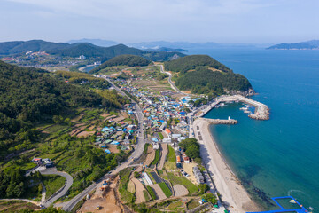 Fototapeta premium The scenery of the seaside town from the aerial photograph