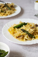pasta with pesto and asparagus 