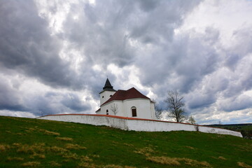 Kirche und Friedhof Kalek Böhmen CSSR