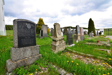 Kirche und Friedhof Kalek Böhmen CSSR
