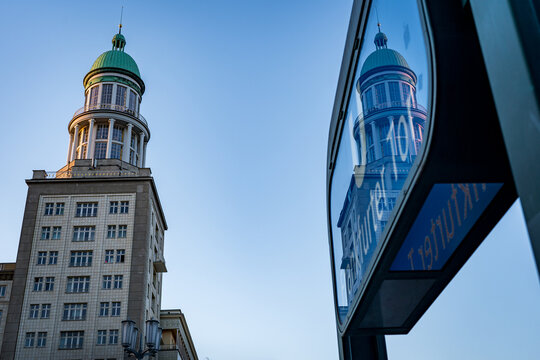 frankfurter tor tower in berlin 