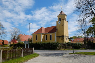 Fototapeta na wymiar Kirche Jänkendorf